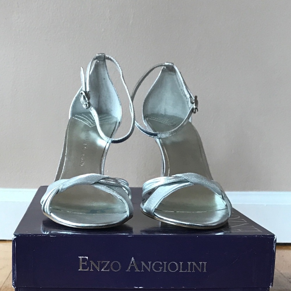 Enzo Angiolini Silver Sandals, size 6